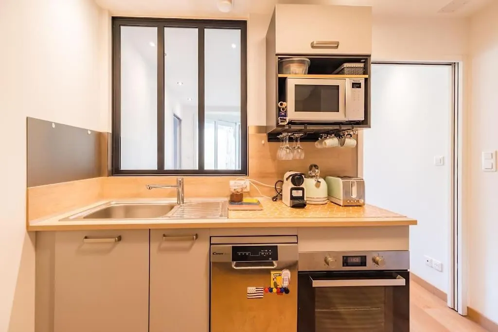 Appartement Avec Terrasse, Trestraou Perros-Guirec 0*,  France
